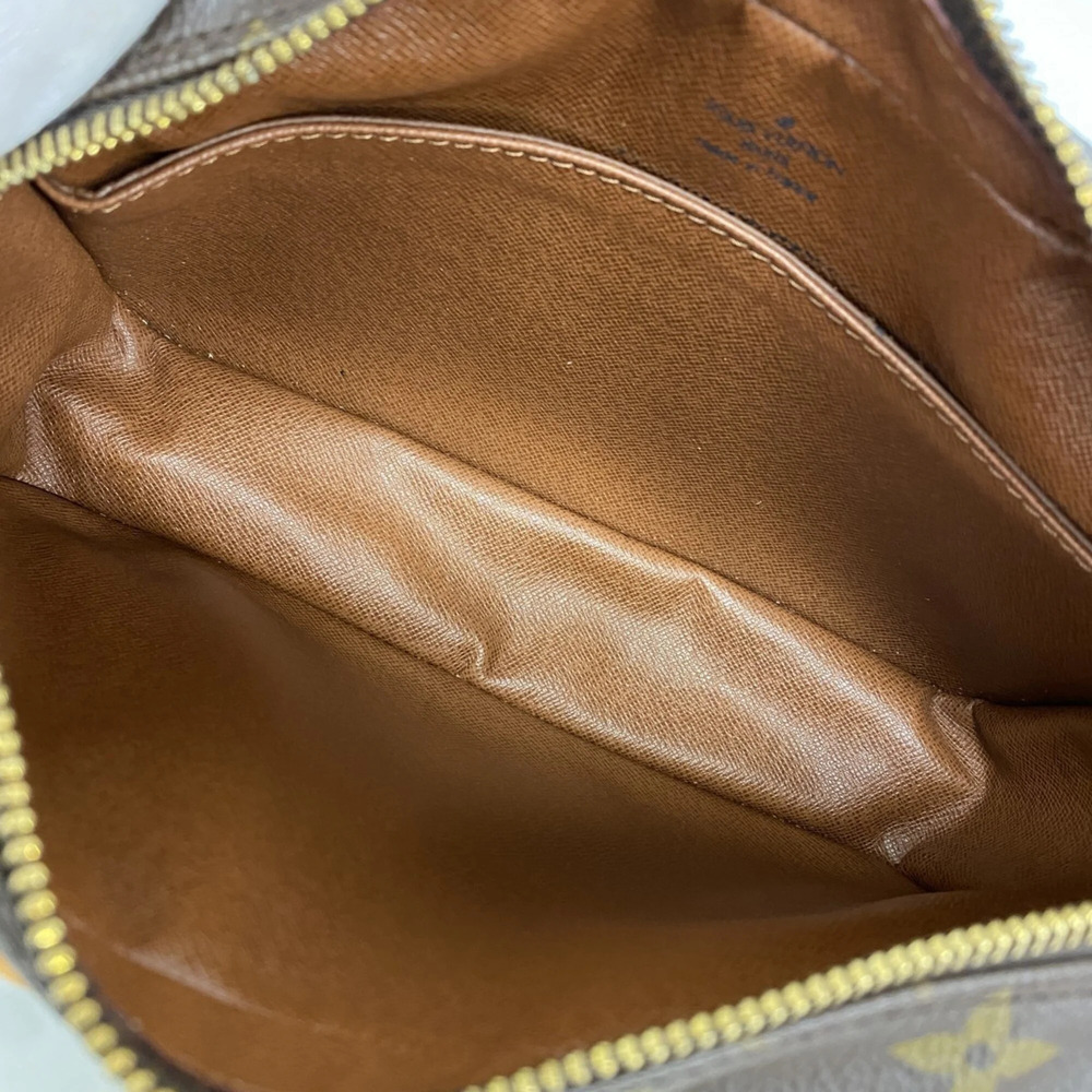 LOUIS VUITTON Brown Monogram Clutch Bag - Picture 4 of 9